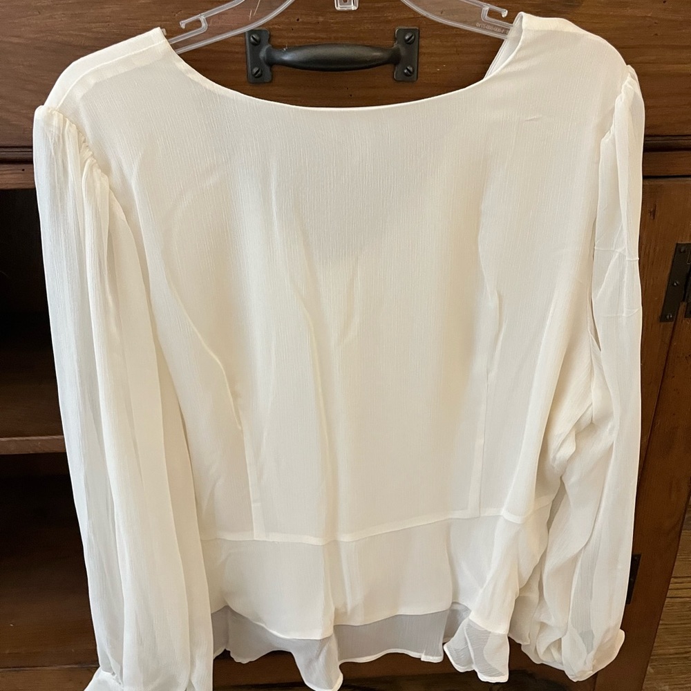 Ladies blouse - Picture 2 of 2